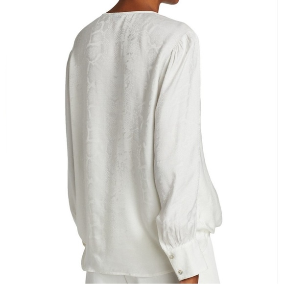 RAILS Revolve Hillary Ivory Jacquard Snake Faux Wrap Blouse SM Hi Lo SPRING NICE - Picture 2 of 12